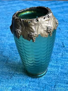 Antike Loetz Bohemian Aeolus irisierende Kunstglas Vase mit Kupfer Traubenblatt Rand - Bild 1 von 5
