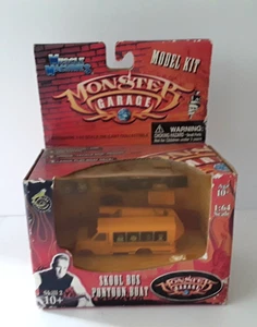 Vintage 2004 Monster Garage Muscle Machines Skool Bus Pontonboot 1:64 Diecast - Bild 1 von 2