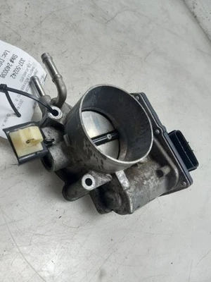 Toyota RAV4 2012 2,5 L 4x4 carrocería del acelerador del motor  Foto 1 de 4