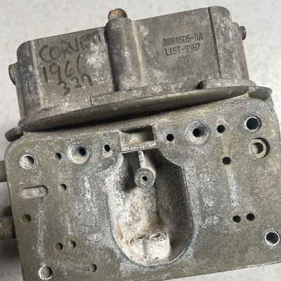 🏁 En venta: Holley 3367 Airhorn Top - Corvette 327 1966 | Raro grado de coleccionista Foto 1 de 4