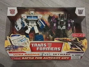 Ultra Magnus vs Skywarp Battle for Autobot City Transformers Target NIB Freeship - Picture 1 of 4