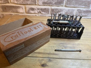 Kit de herramientas artesanales de cuero de metal juego de estampación de 17 piezas nuevo en caja #36 - Imagen 1 de 7