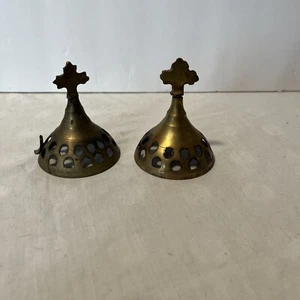 Menge 2 christliche Messing Tisch Öl Mahnwache Lampe mit Kreuz 3" Top Deckel nur - Bild 1 von 5