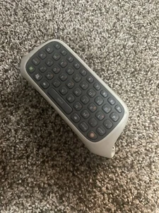 Genuine OEM Microsoft XBOX 360 Chatpad - White - Picture 1 of 3