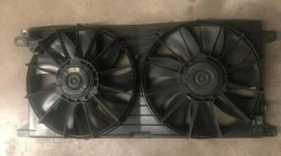 Ventiladores de refrigeración Cadillac Deville 2000 2001 2002 2003 2004 2005 Foto 1 de 2