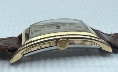 RARE 1940's WALTHAM CURVEX 48mm ALL ORIGINAL CLEAN DIAL CURVED CASE GOLD FILLED - Image 1 of 4
