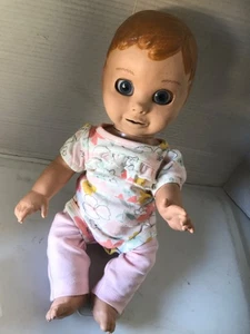 Luvabella interaktive Puppe blonde blaue Augen bewegt sich sprechen lacht FUNKTIONIERT - Bild 1 von 10