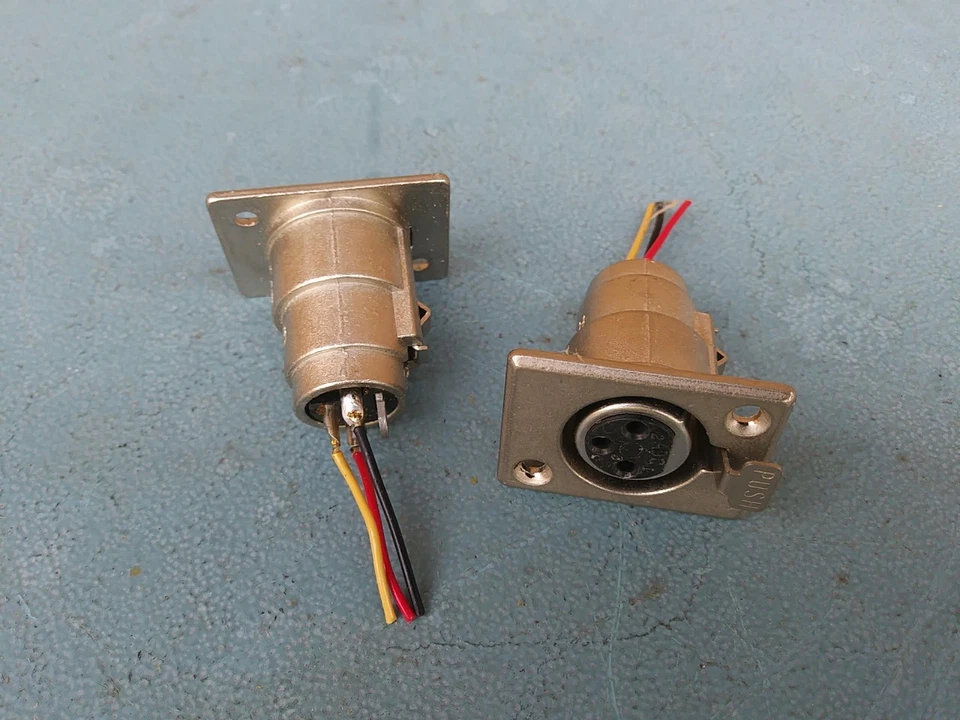 Two RF3  3-Pin Male Panel Mount Chassis Microphone Jack Audio Connector, 38 - Image 1 of 1