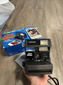 Vintage Polaroid OneStep Instant Camera w- Strap in Box Uses 600 Film EUC - Picture 1 of 9