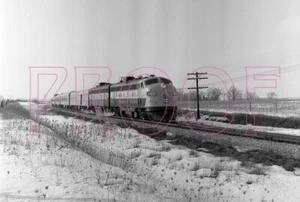 Canadian Pacific Railways (CP) Diesel Engine 1414 with Passenger Train - 8x10 - Bild 1 von 1