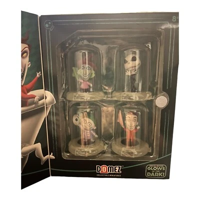 Nuevo en caja Pesadilla antes de Navidad Domez miniatura coleccionable brilla en la oscuridad Foto 1 de 4
