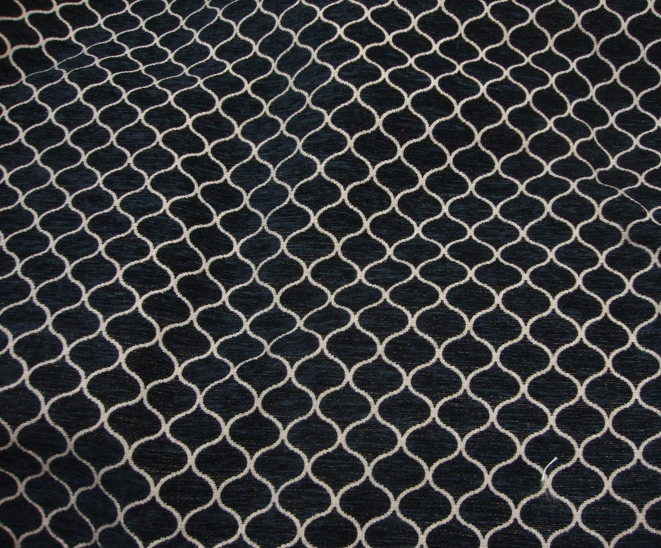 Tapicería Chenilla Negra Sarah con Tela Dorada por Yarda 57" Ancho Foto 1 de 1