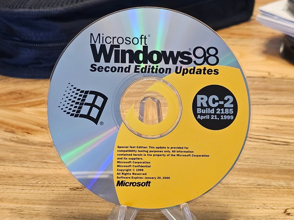 ULTRA RARE: Microsoft Windows 98 Second Edition RC-2 Beta Build 2185 Updates! - Image 1 of 1