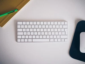 Apple Magic Keyboard QWERTY Englisch US neuwertig - Bild 1 von 3