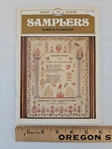 Shire Album 30 SAMPLERS by Pamela Clabburn 1994 Trade PB Book 34p EUC - Foto 1 di 6
