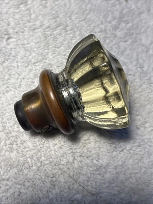 "Antigua perilla de puerta vintage de vidrio y latón de 12 puntos color amarillo ámbar de 2""" Foto 1 de 4