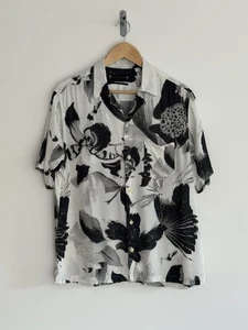 Camisa Manga Corta Allsaints “Frequency” Blanca Negra Floral Calce Medio/Relajado - Imagen 1 de 12