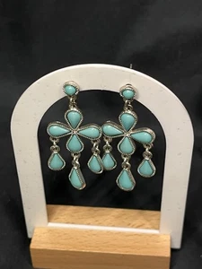 PENDIENTES COLGANTES VINTAGE IMITACIÓN TURQUESA TONO PLATA 2”  - Imagen 1 de 4