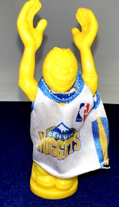 McDonald's Carmelo Anthony 2005 pepitas de la NBA juguete difícil de encontrar figura de plástico con camiseta - Imagen 1 de 8