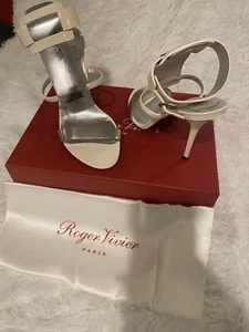 Beautiful Roger Vivier Light Beige & Silver Stiletto Sandal Size 38 (US 7.5) - Picture 1 of 8