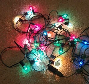 Vintage Christmas Light Strands Lot Of 2 C9 And Lot Of 5 Village Lights Tested - Picture 1 of 6