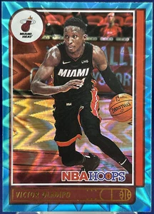 NBA Hoops 2021-22 Victor Oladipo Miami Heat Teal Explosion Parallel Insert #70 - Bild 1 von 2