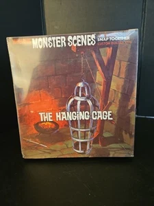 Monster Scenes The Hanging Cage Modelo Kit Aurora reedición por Moebius 2008 SELLADO - Imagen 1 de 4