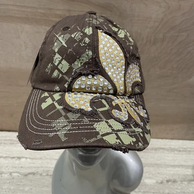 Gorra de mujer marrón con correa trasera flor de lis adornada Foto 1 de 4