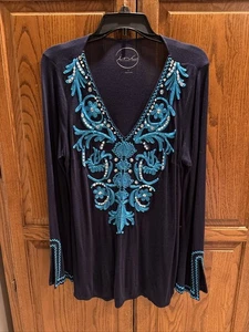 Top INC International Concepts azul marino con adornos talla grande - Imagen 1 de 6