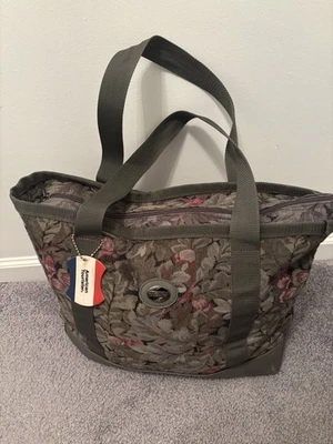 American Tourist Large Tote Travel Bag Weekender, Bag Carry-On - Image 1 of 4
