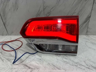 Luz trasera interior Jeep Grand Cherokee 2014-2021 OEM LADO DERECHO LED 68110046AC Foto 1 de 4