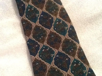 Corbata vintage Valentino Cravatte Valentino azul y verde patrón diamante Italia Foto 1 de 4