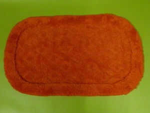 Tapis de bain orange vintage (attention défaut de mousse sous tapis) comme photo - Imagen 1 de 1