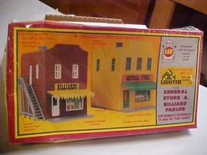 TOTALMENTE NUEVO Sellado Vintage Escala HO 1:87 Tienda General y Salón de Billar #3508 - Imagen 1 de 1
