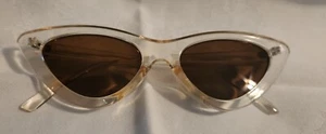 Retro Cat-Eye Sunglasses ~ Clear ~ Unbranded ~ 52-20-138 - Picture 1 of 5