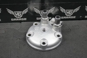 1998 1999 HONDA CR125R OEM ENGINE MOTOR CYLINDER HEAD COVER CAP 12200-KZ4-J00 - Picture 1 of 8