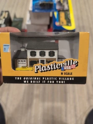 Bachmann N Scale Two Story House 45813 Train Model Building In Box Railroad  - Image 1 of 2