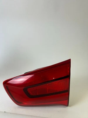 Luz trasera interior derecha para pasajero Kia Sportage 2014 2015 2016 montada en maletero OEM Foto 1 de 4