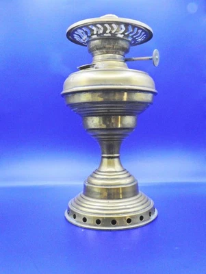 Brass oil lamp with round wick very nice condition 27cm tall - Image 1 of 4