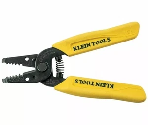 Klein Tools 11045 Pelacables/Cortador (10-18 AWG Sólido) TOTALMENTE NUEVO (Nunca Usado) - Imagen 1 de 6