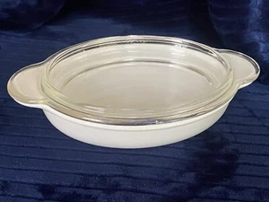 Corningware casserole white baking dish P-14-b 14ounce & clear Pyrex lid P-14-c - Picture 1 of 4