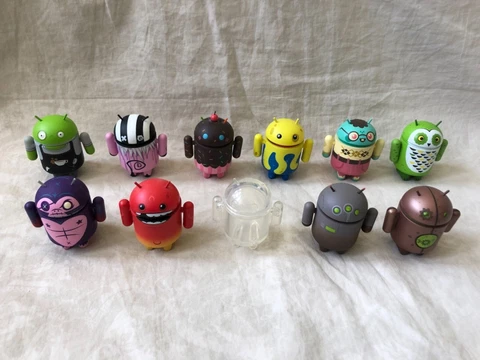 Lot of 11 Google Android 3" Figures Cover