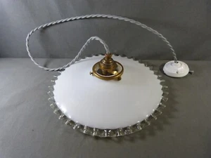 Vintage französischer gekräuselter Opal Milchglas Deckenschirm, mit Beschlägen, Ø 10" - Bild 1 von 12