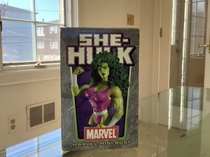Bowen Designs Marvel She-Hulk Mini Bust (Not Sideshow) - Picture 1 of 5