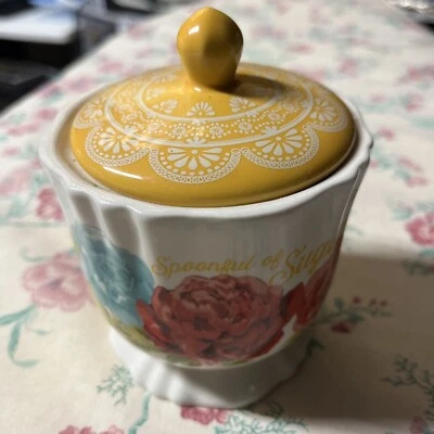 The Pioneer Woman Blossom Jubilee “Cucharada de Azúcar” Cuenco con Tapa Floral Casa de Campo Foto 1 de 4