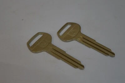 2 LLAVES CON LOGOTIPO EN BLANCO TOYOTA GENUINAS NUEVAS Foto 1 de 2