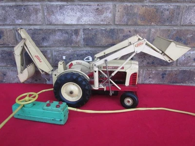 De colección Cragstan Ford 4040 Industrial Diesel Tractor Juguete Excavadora/Cargador Frontal Foto 1 de 4