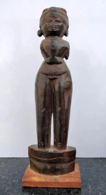 Antigua figura de madera tallada a mano de mujer tribal del sur de la India estatua escultura Foto 1 de 4