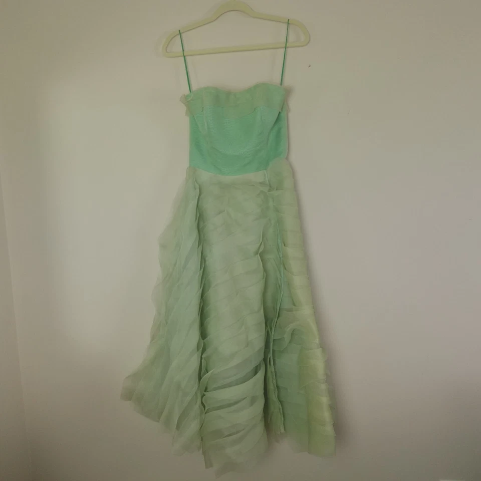 Vestido Carolina Herrera para mujer 6 verde seda organza capas midi abertura lateral vestido Foto 1 de 4