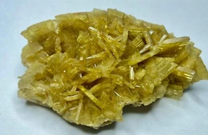 Grande campione di cristalli di barite mielata, Romania - Foto 1 di 3